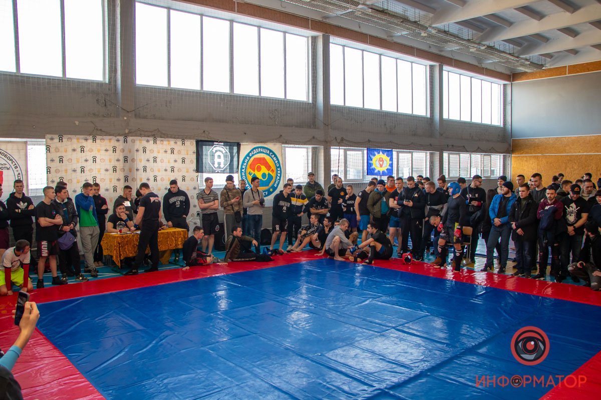 Десятки людей пришли поучаствовать и поддержать спортсменов Десятки людей пришли поучаствовать и поддержать спортсменов