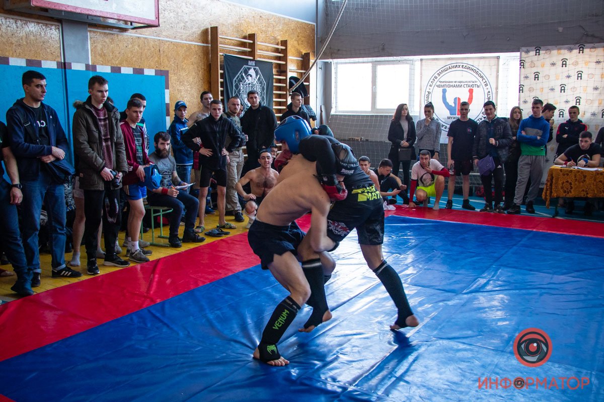 На татами было жарко На татами было жарко