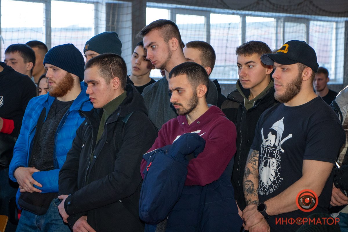 За соревнованиями следили десятки зрителей За соревнованиями следили десятки зрителей