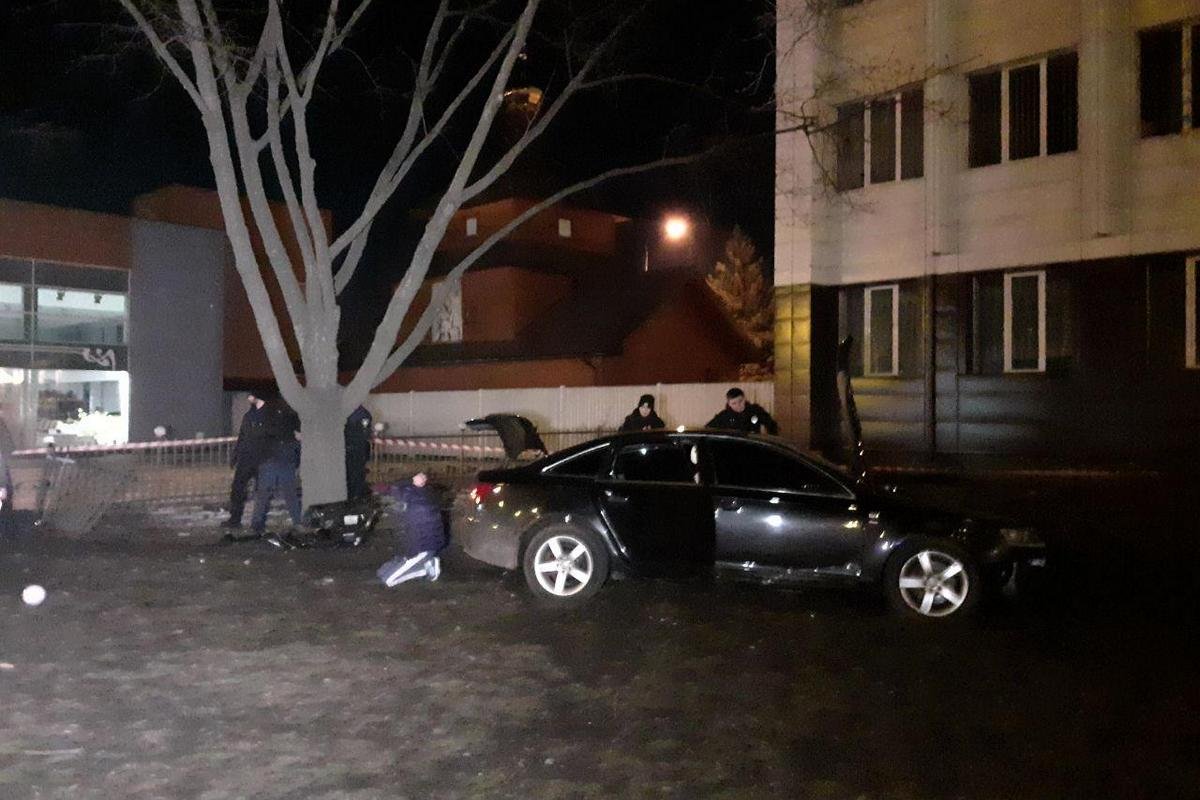 В Днепре водитель Audi убегал от полиции и снес трех пешеходов: один человек погиб 3