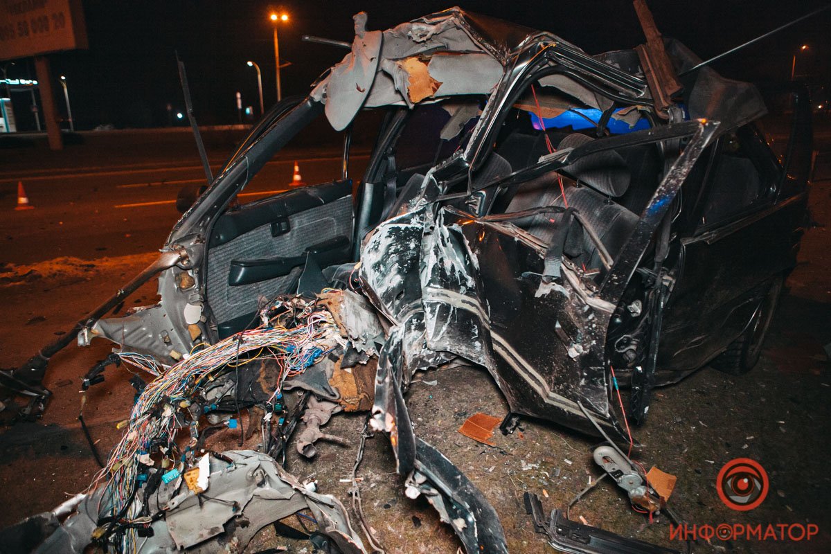 От машины осталась груда металла От машины осталась груда металла