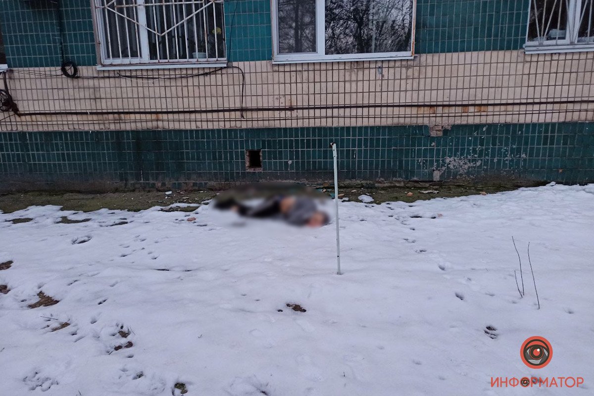 Тело нашли под стенами тубдиспансера Тело нашли под стенами тубдиспансера