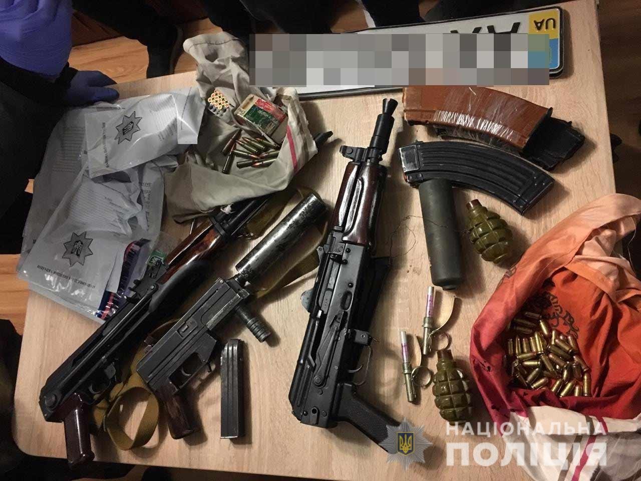 Похищали людей и вымогали деньги: появилось видео задержания группировки, причастной к смертельному ДТП в Днепре 1