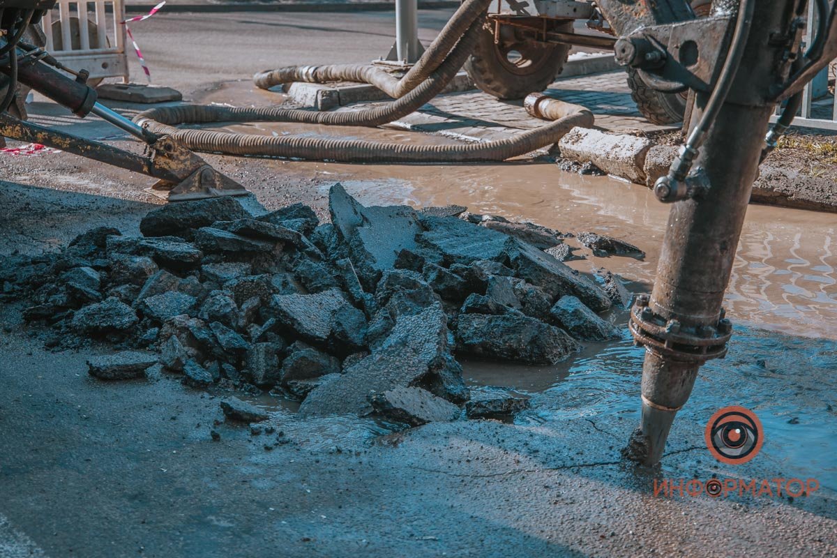 На месте работают коммунальщики На месте работают коммунальщики