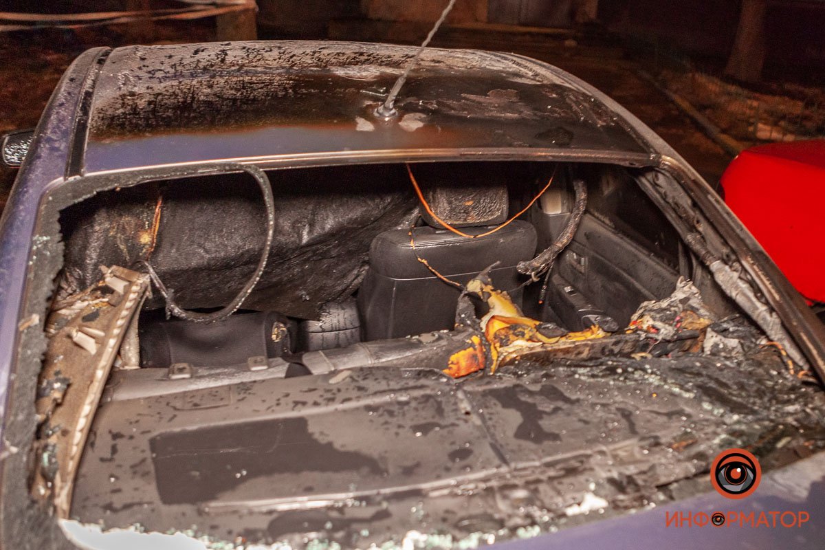 Водитель находился внутри Водитель находился внутри