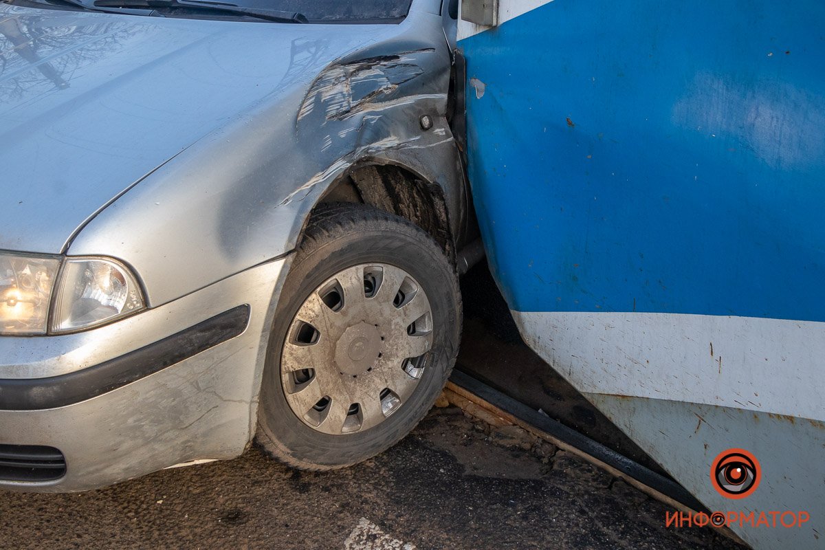 Удар пришелся в левый бок