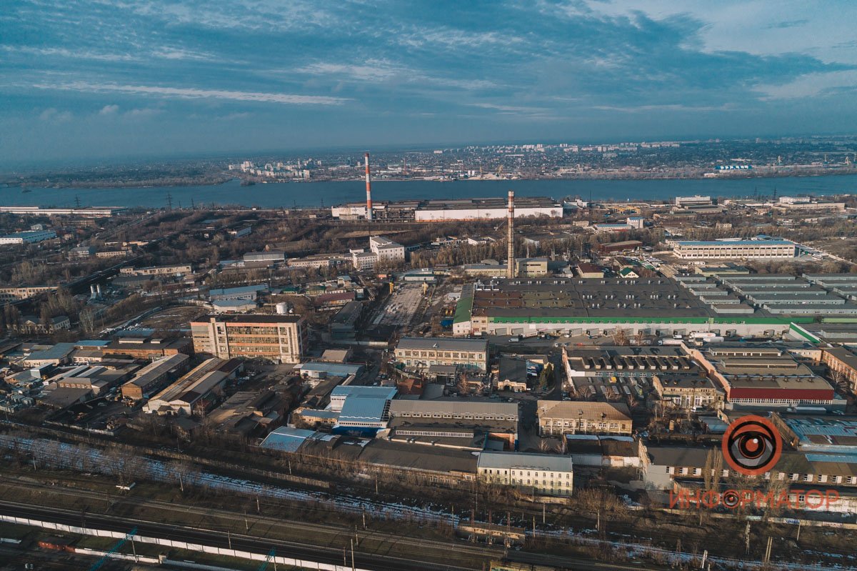 И тихо в небе эта цепь Плывет, размеренно качаясь. И тихо в небе эта цепь Плывет, размеренно качаясь.