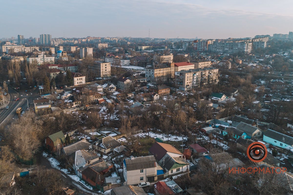 Небес осенних глубина Как будто тает над тобою. Небес осенних глубина Как будто тает над тобою.