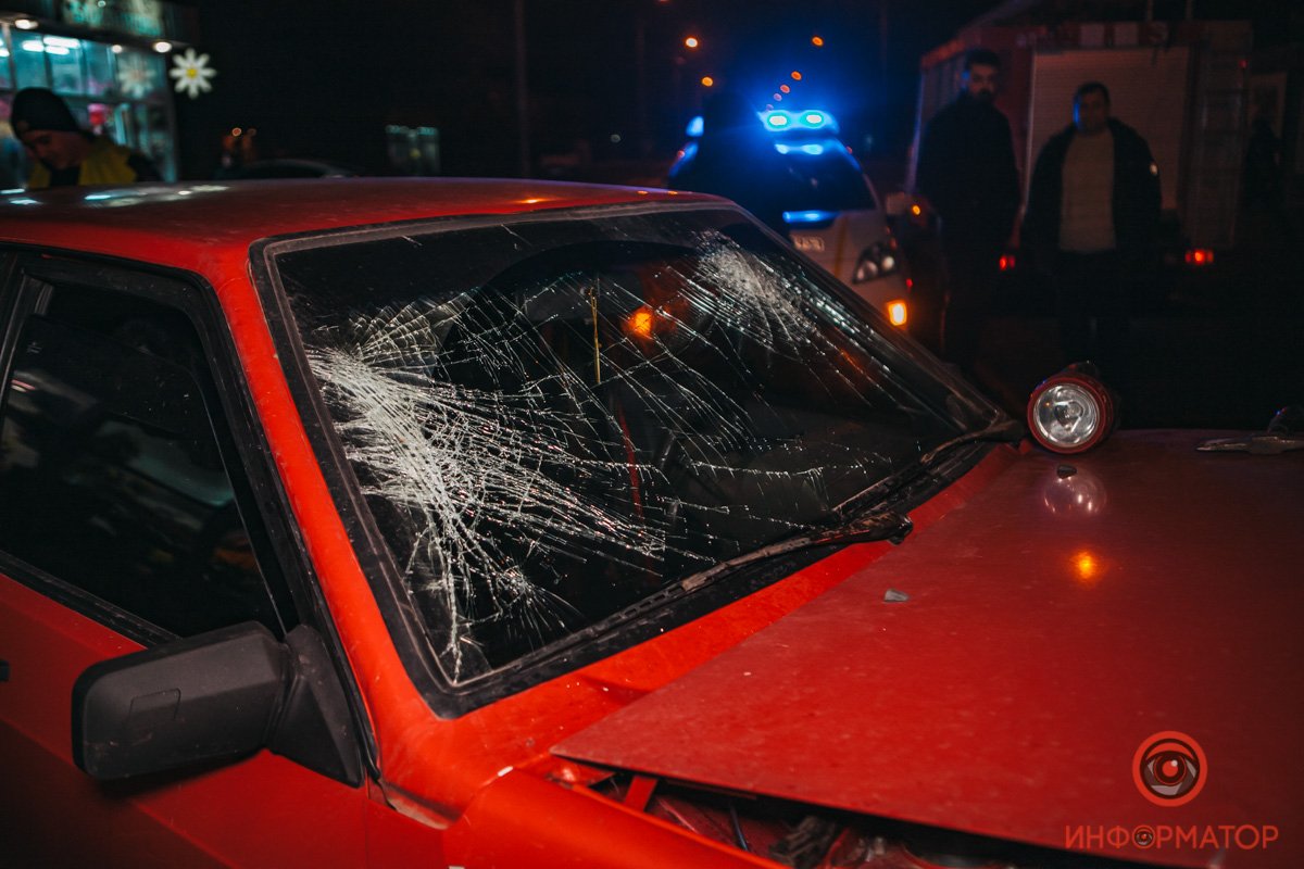 Водителя и пассажира ВАЗ госпитализировали Водителя и пассажира ВАЗ госпитализировали