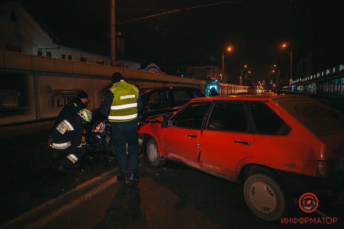 На месте работали сотрудники ГСЧС На месте работали сотрудники ГСЧС