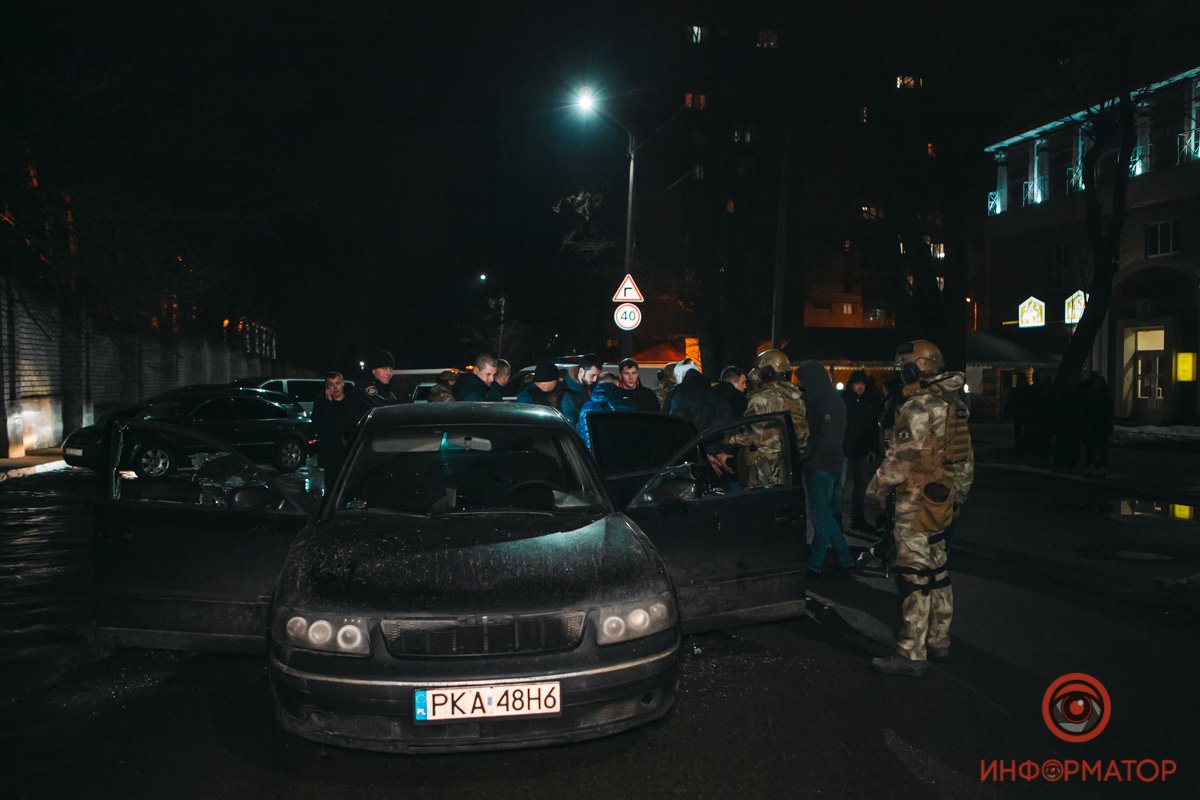 Четверых злоумышленников задержали на улице Феодосиевской