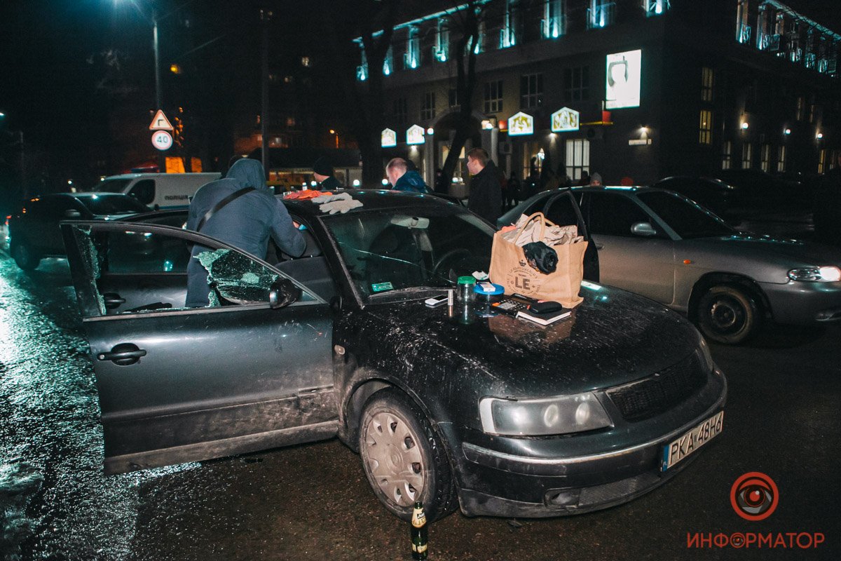 Всех четверых задержали в порядке статьи 208 УПК, возбуждены уголовные производства по ст. 146 (за похищение человека) и ст. 187 (разбой)