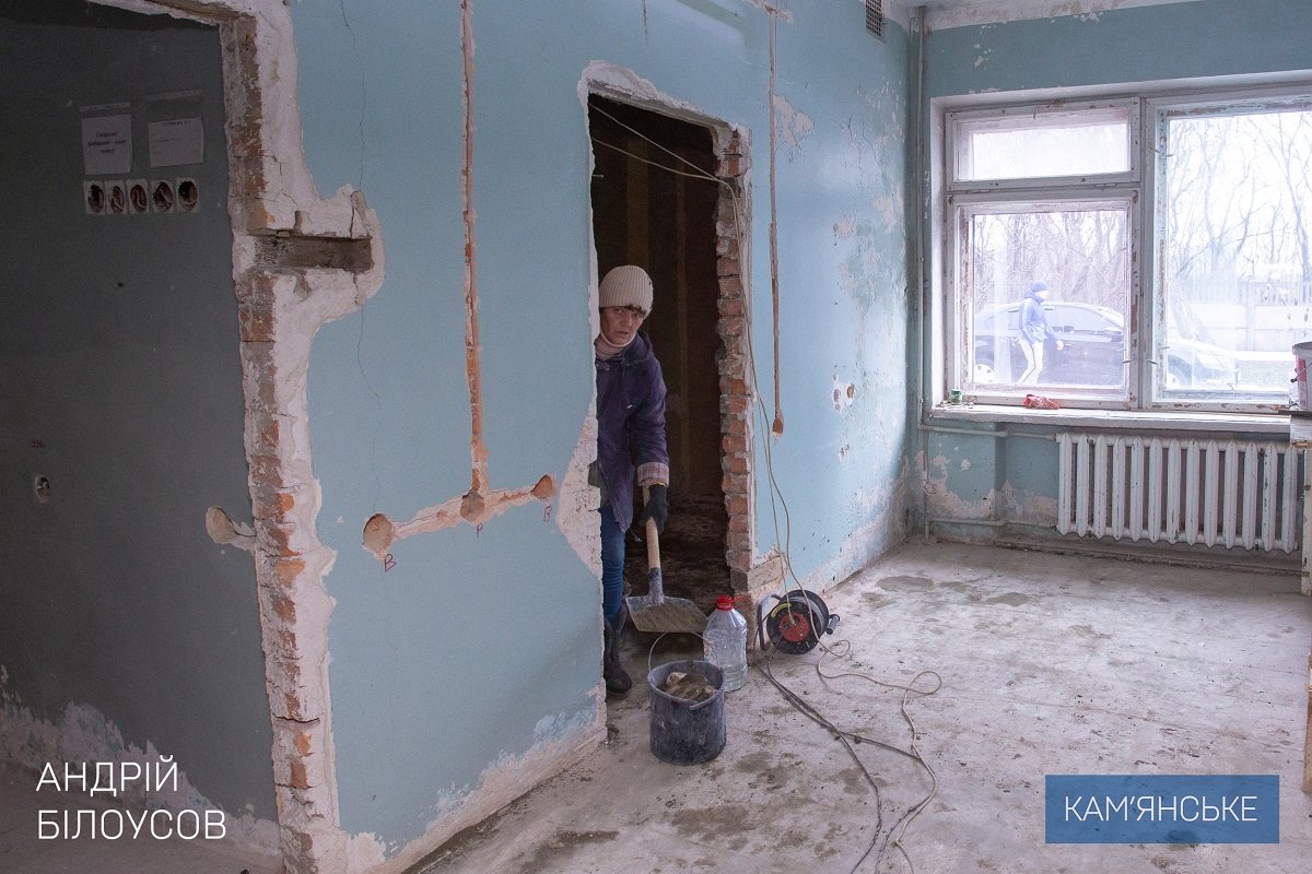 В Каменском продолжают капитально ремонтировать отделения больниц 1