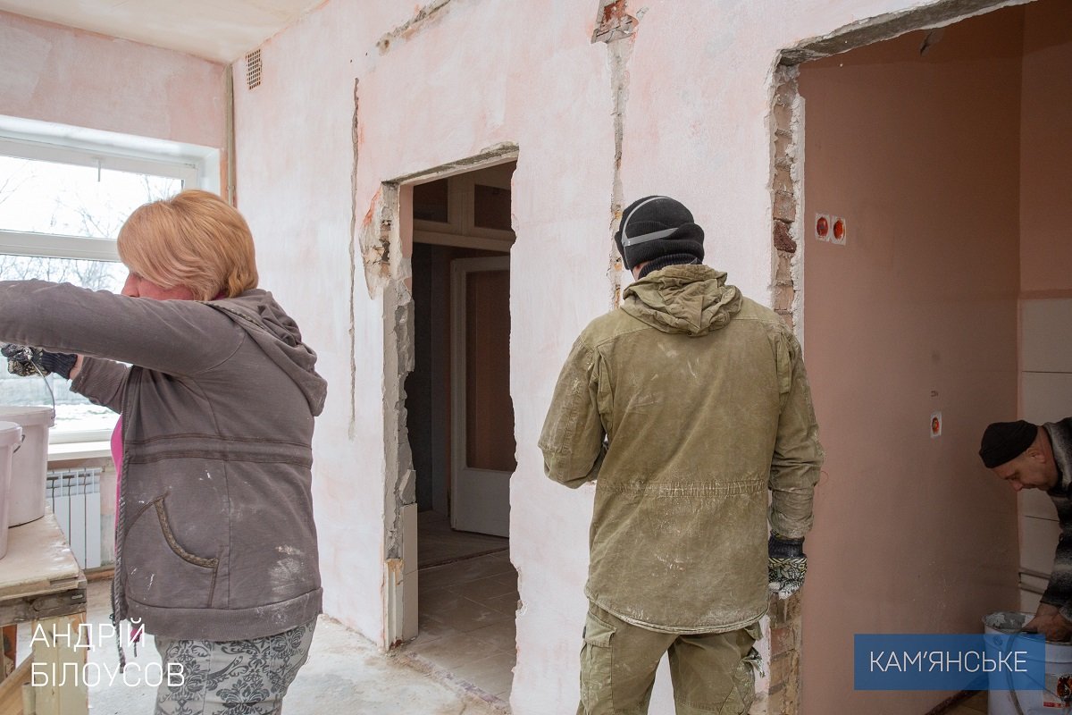 В Каменском продолжают капитально ремонтировать отделения больниц 2