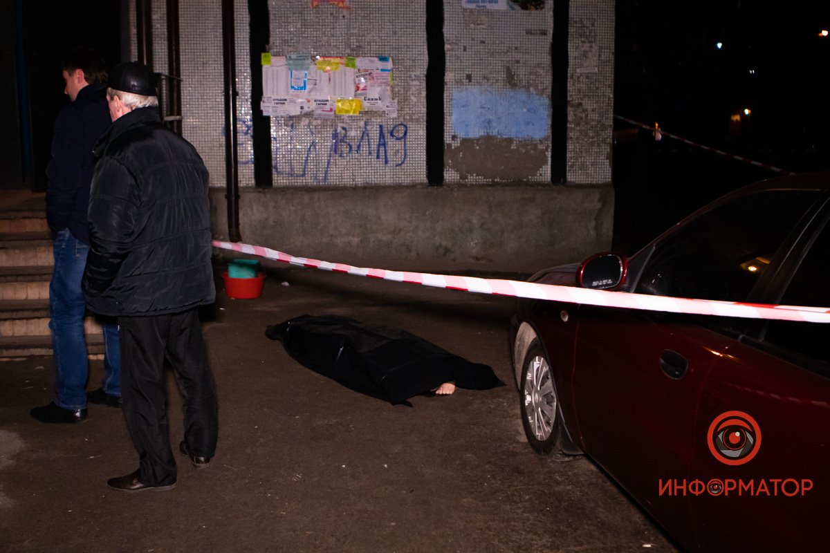 На место прибыли полицейские На место прибыли полицейские