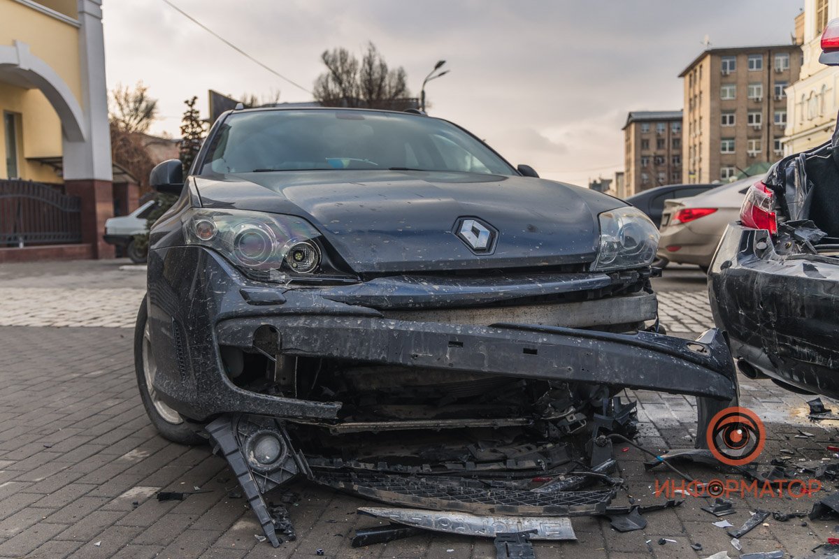 Повреждения Renault Повреждения Renault