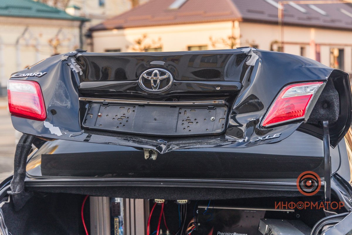 Свидетели рассказали, что Lexus получил не такие сильные повреждения, как Renault и Toyota Свидетели рассказали, что Lexus получил не такие сильные повреждения, как Renault и Toyota