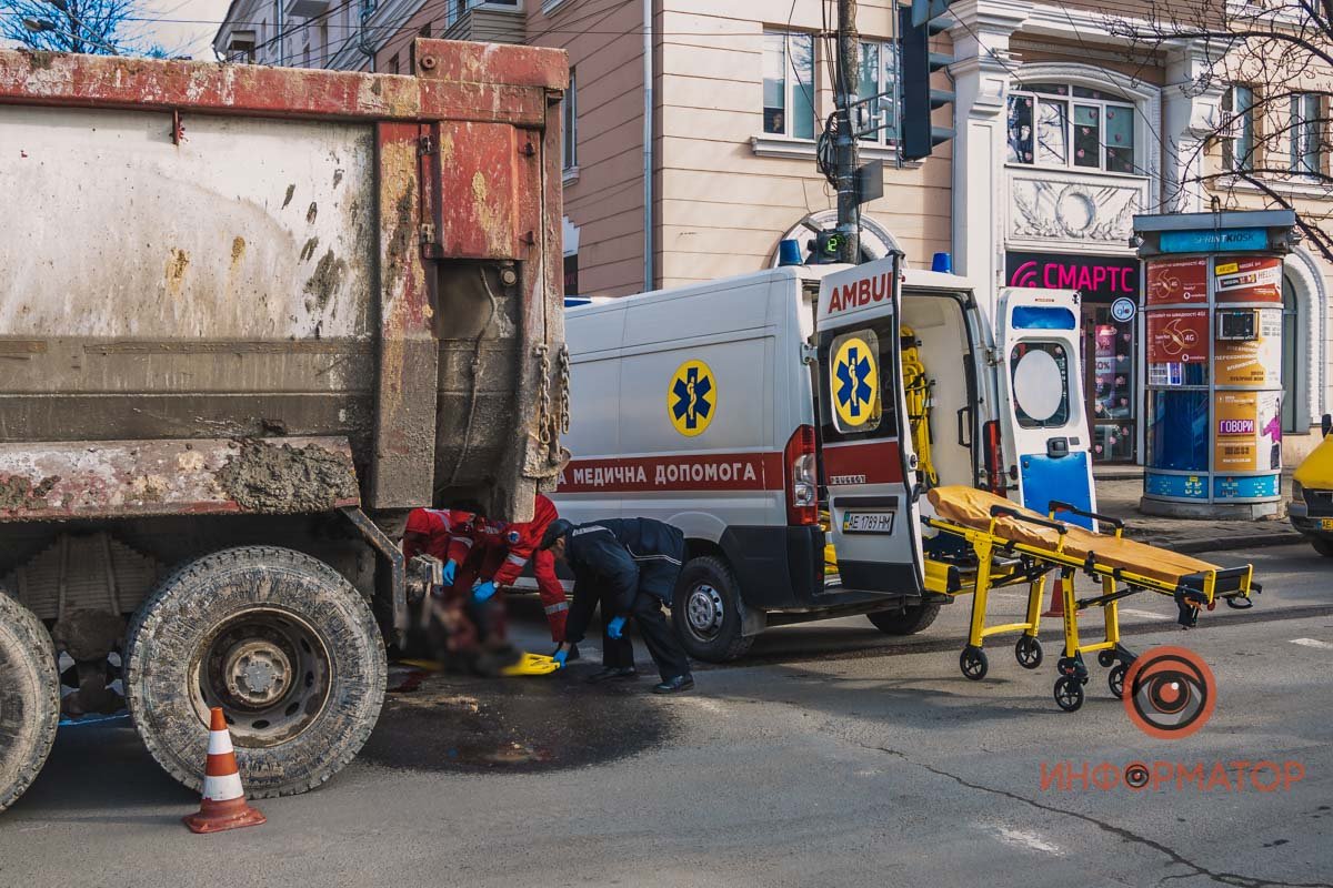 Известно, что грузовик Ford переехал мужчину