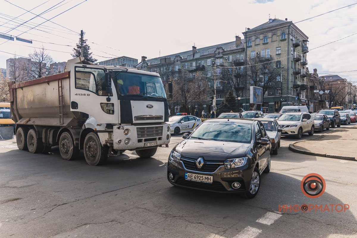 Из-за инцидента на участке затруднено движение транспорта