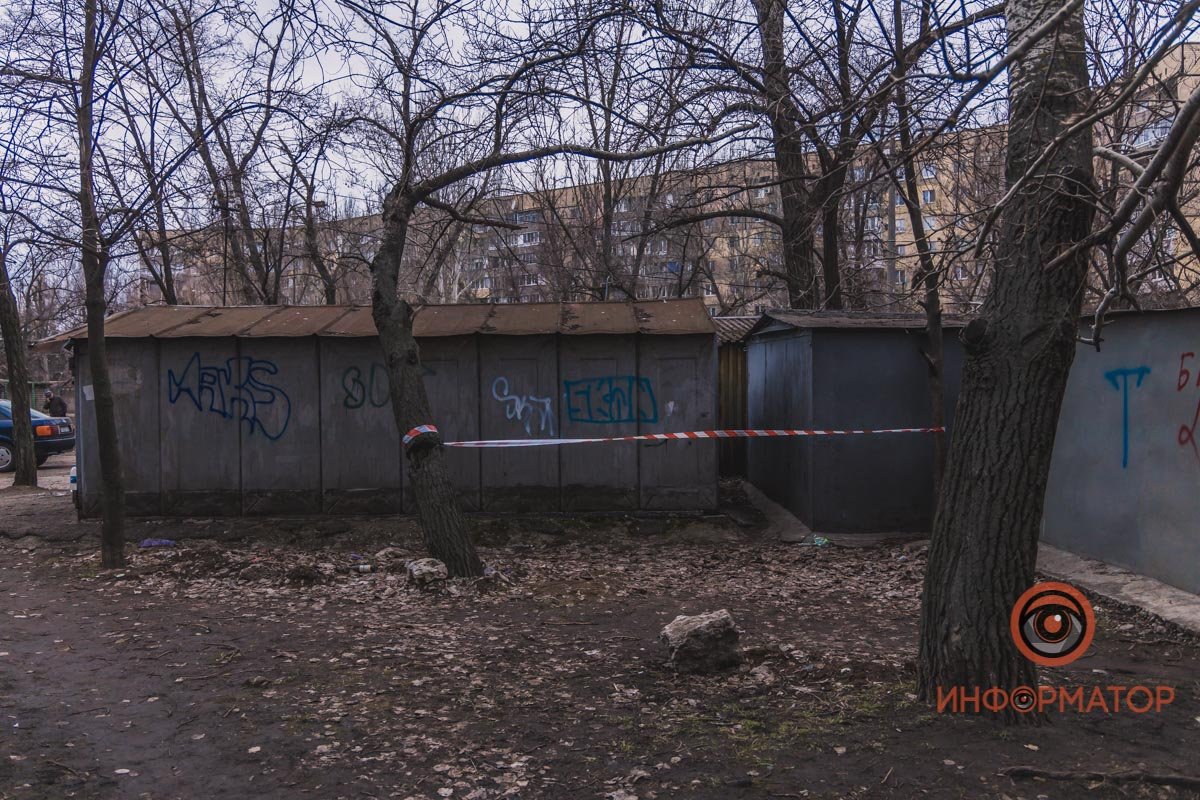 В Днепре на Победе нашли избитую и раздетую 15-летнюю девочку 1