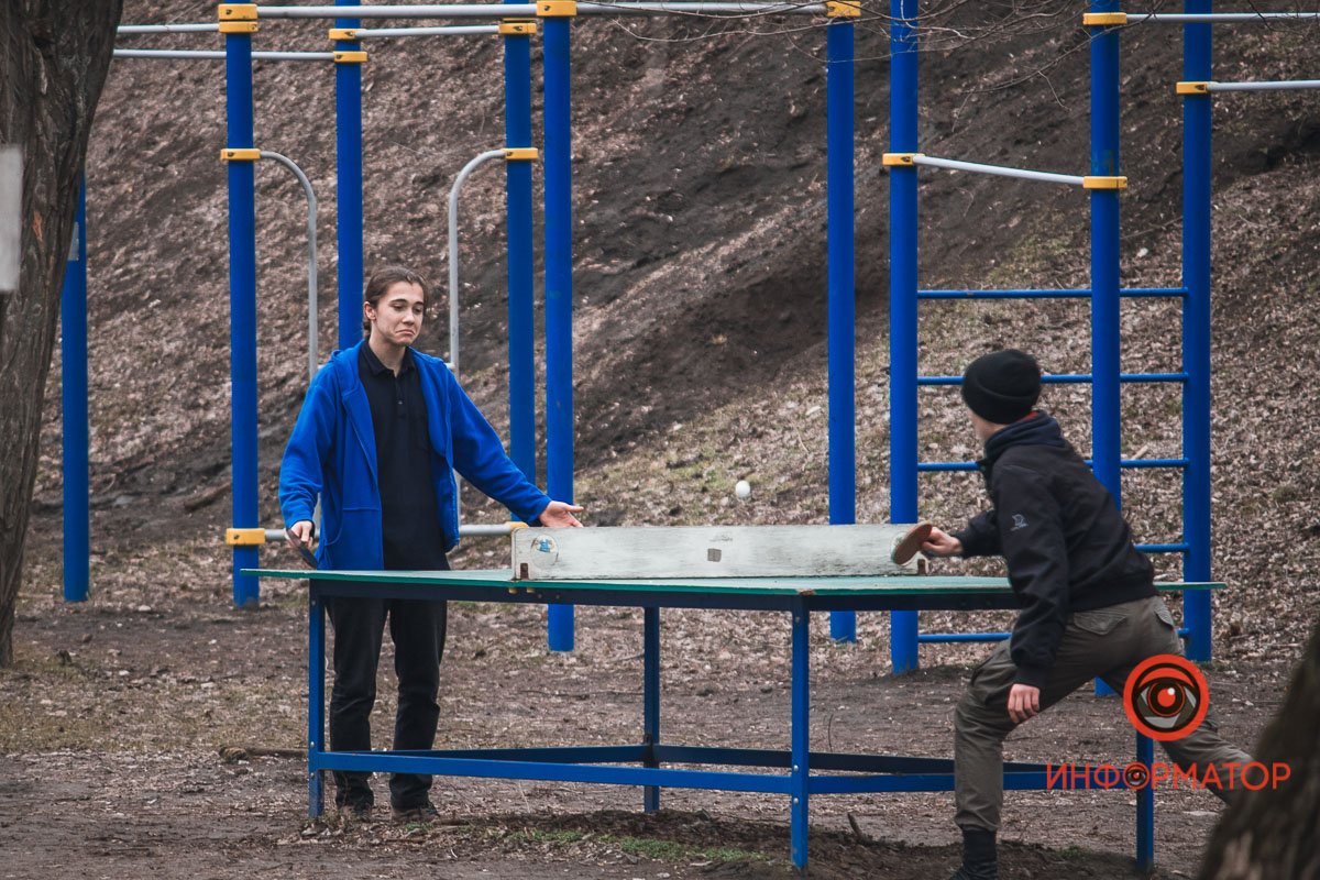 Как играть без мяча? :)