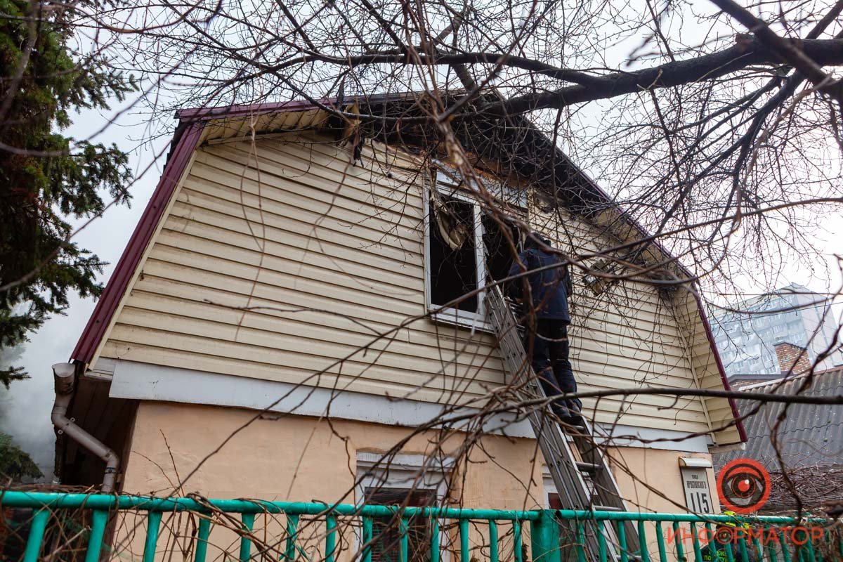 Огонь существенно повредил здание