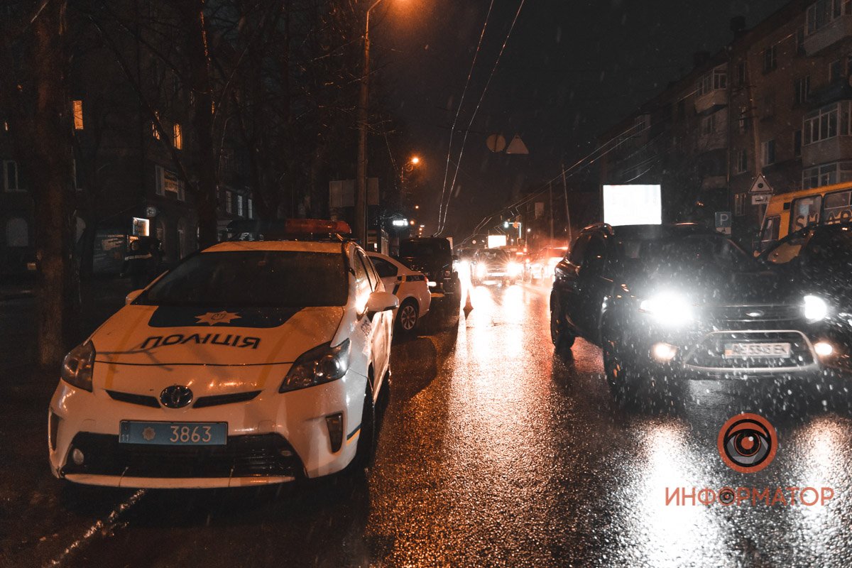 На месте работает полиция На месте работает полиция