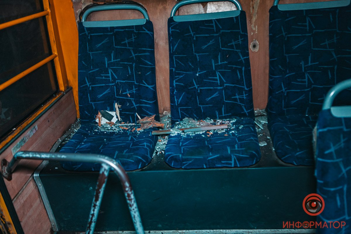Обломки остались на пассажирских сидениях