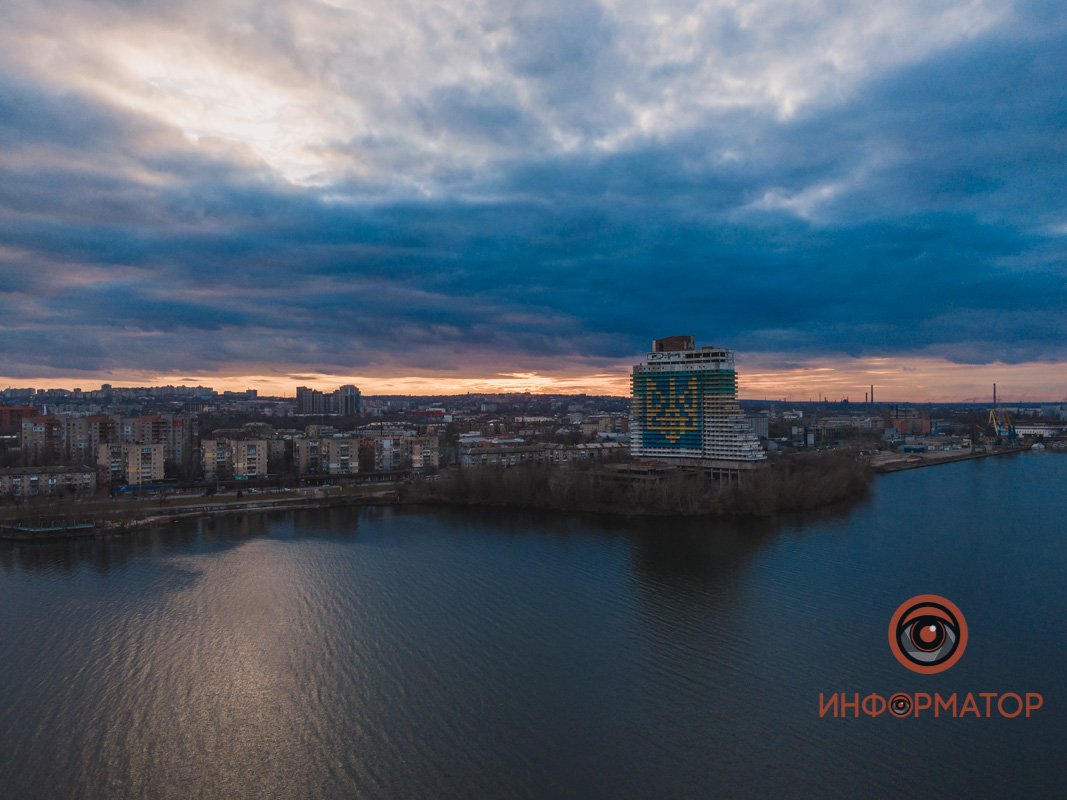 В малиновых лучах В малиновых лучах