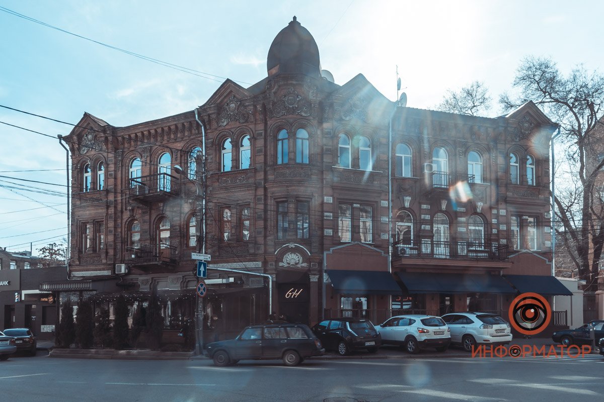 Солнце обнимает город лучами Солнце обнимает город лучами