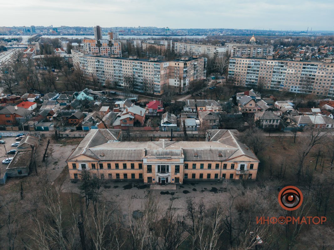Здание на улице Каруны
