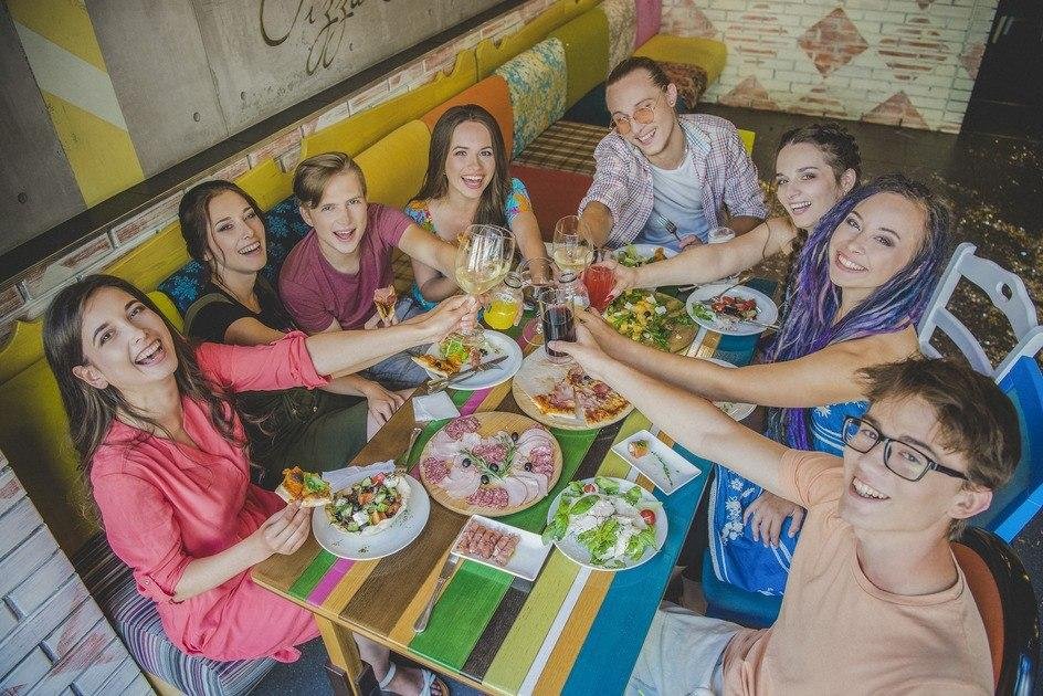 Лучшие заведения Днепра, в которых стоит отметить 8 Марта с любимой 3