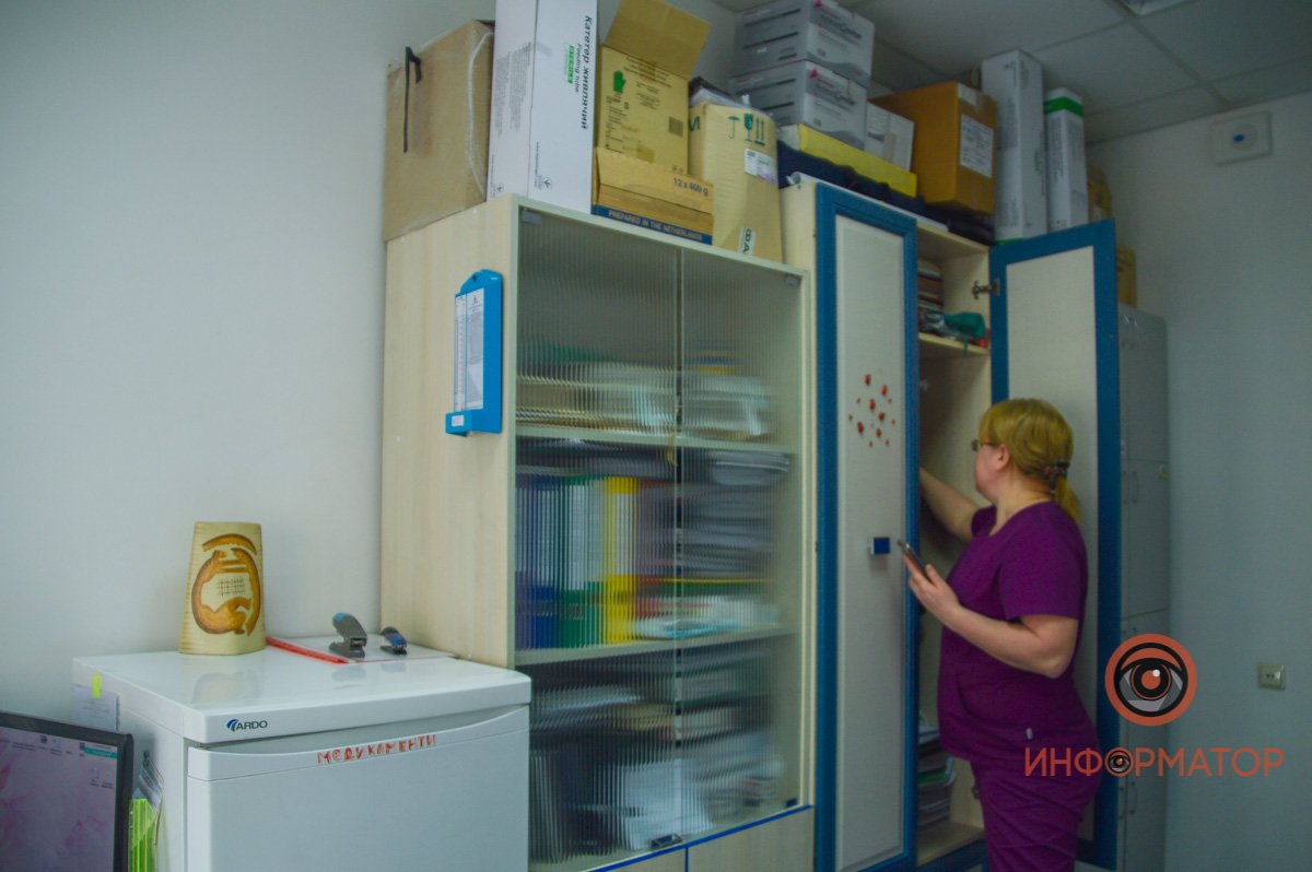 Процедурой заполнения анкет занимаются старшие медсестры Процедурой заполнения анкет занимаются старшие медсестры