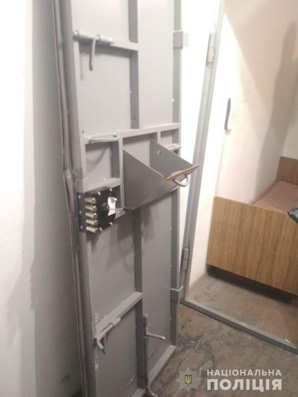 Бронированная дверь Бронированная дверь