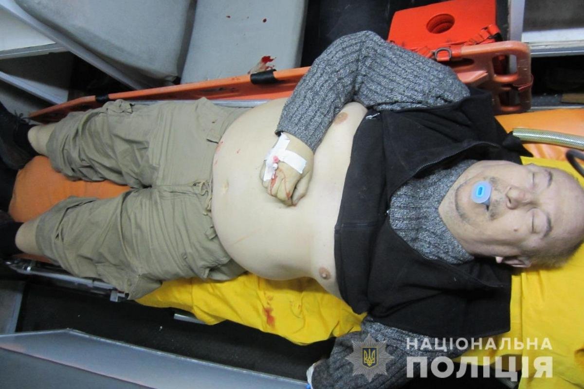 Тело обнаружили на парковке возле автовокзала в городе Днепр Тело обнаружили на парковке возле автовокзала в городе Днепр