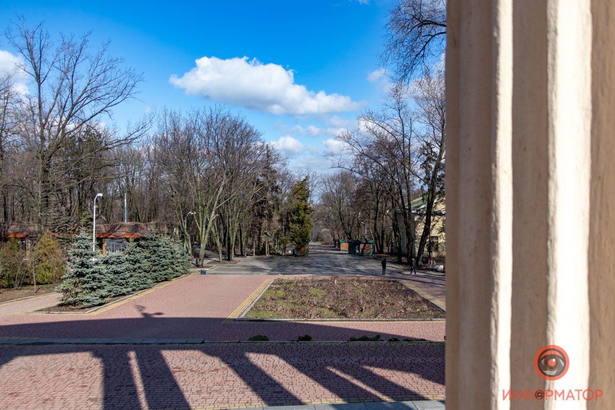 На асфальтах расползаются тени На асфальтах расползаются тени