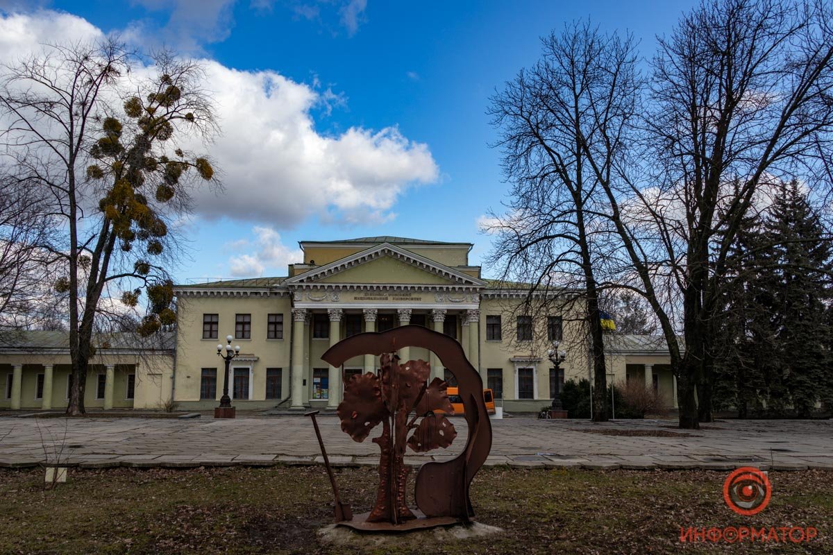 Белоснежные корабли в голубой бездне Белоснежные корабли в голубой бездне