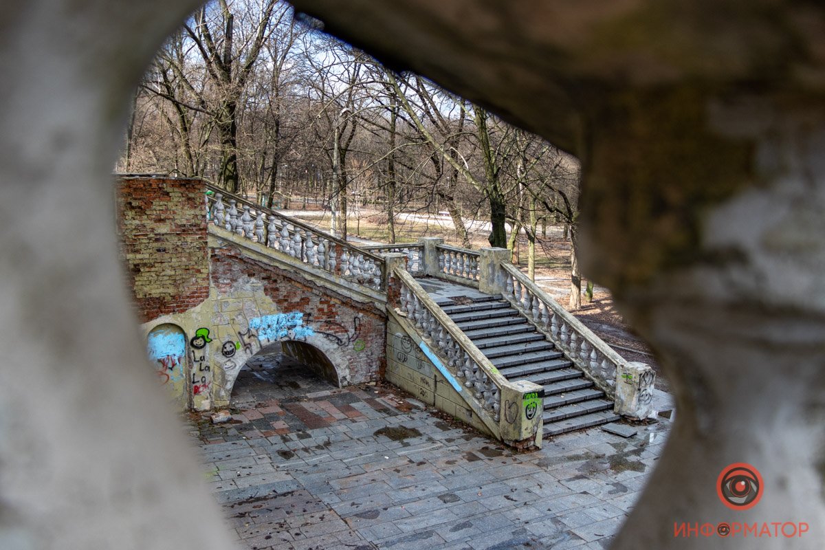 Эти лестницы видели многое Эти лестницы видели многое