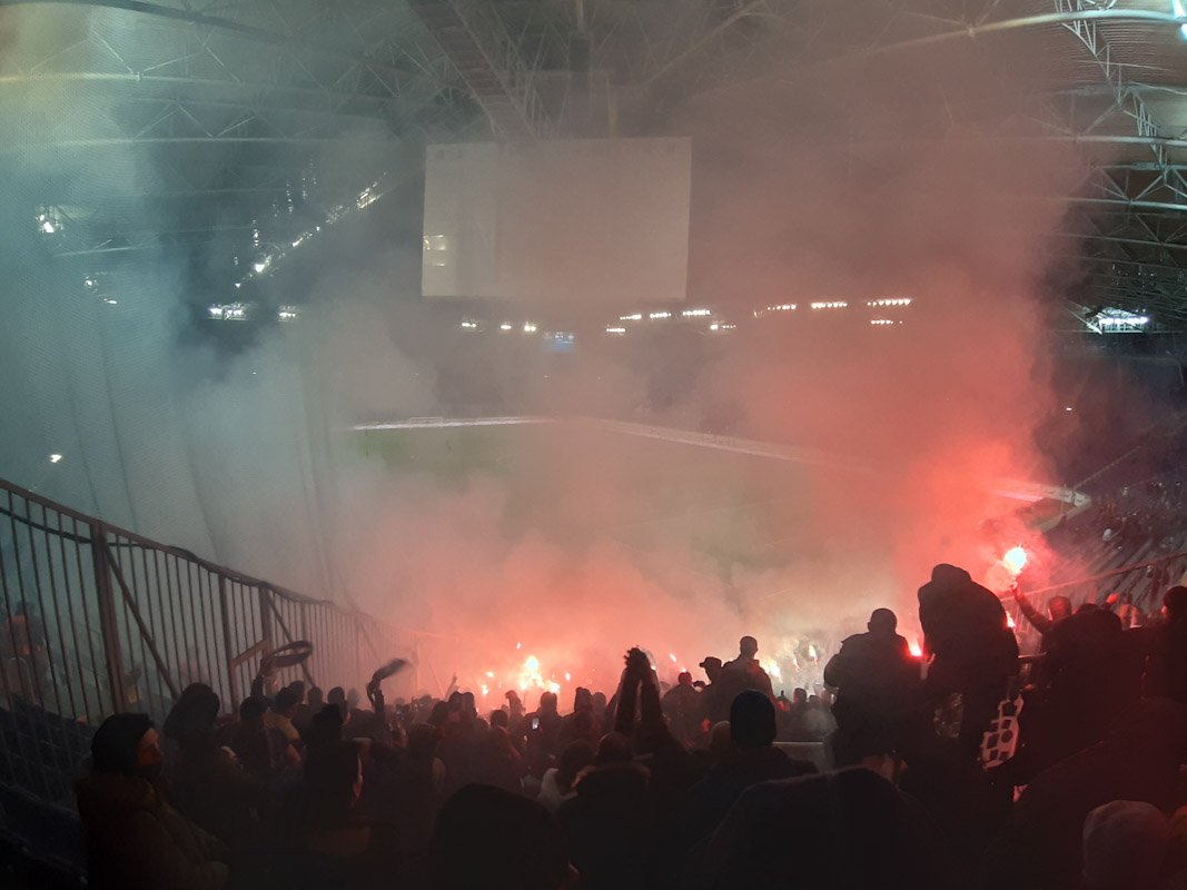 Фанаты "Динамо" радуются забитому голу