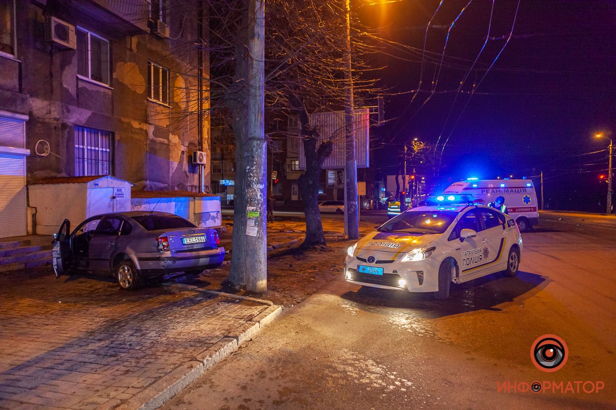 Предварительно, Volkswagen проехал на запрещающий сигнал светофора Предварительно, Volkswagen проехал на запрещающий сигнал светофора