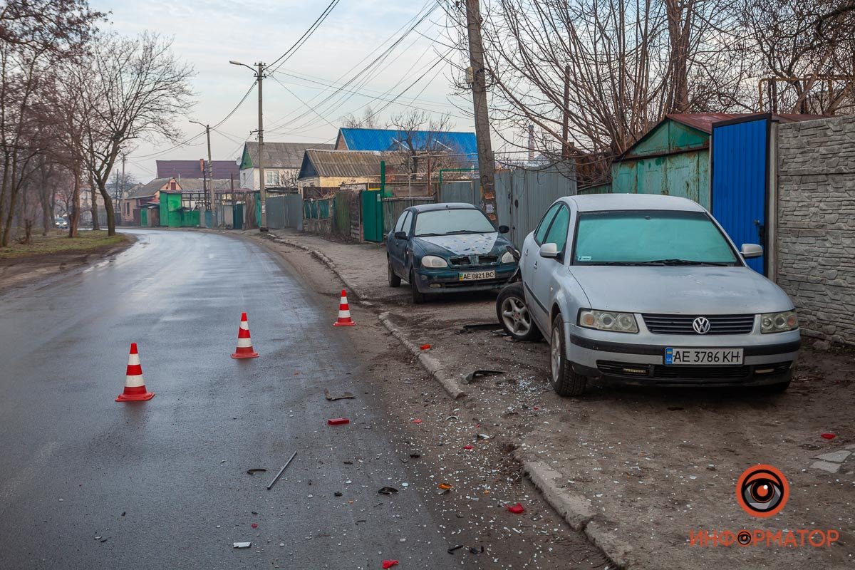 ВАЗ задел припаркованный Volkswagen ВАЗ задел припаркованный Volkswagen