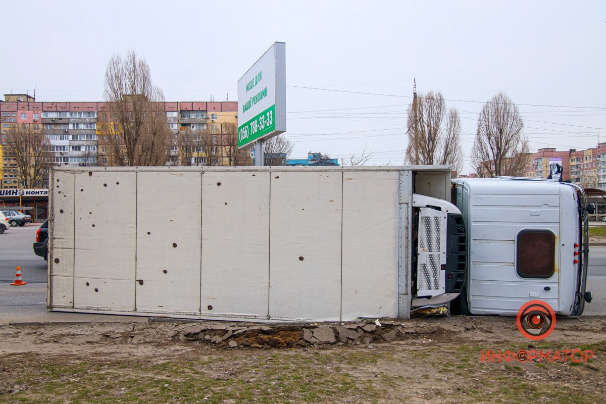 Фура не мешает проезду