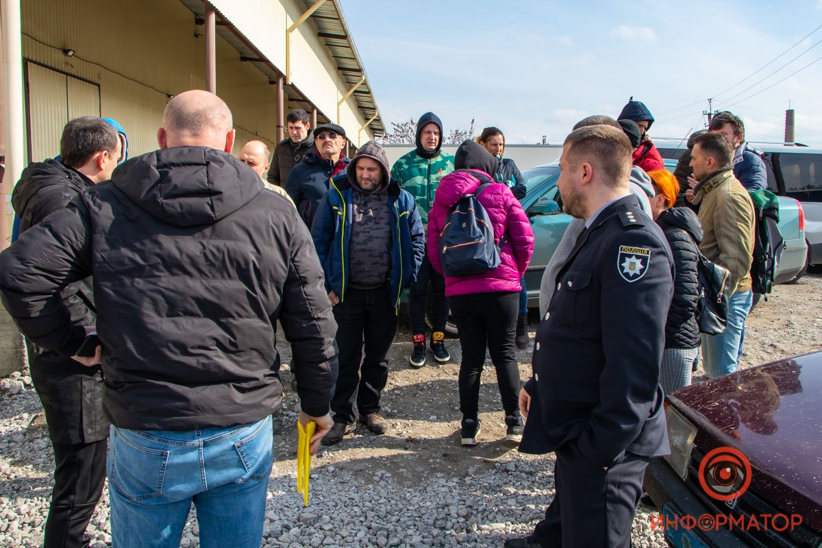 Клиенты приезжали из других городов