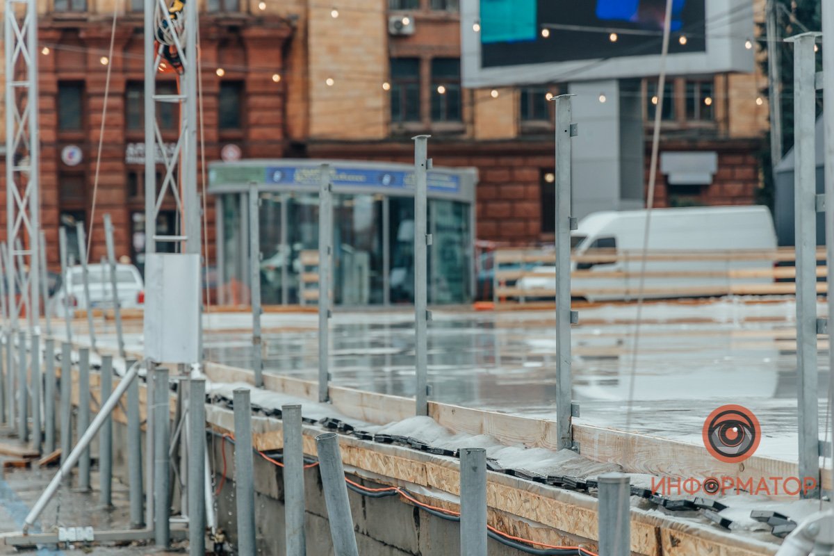 Лед постепенно тает