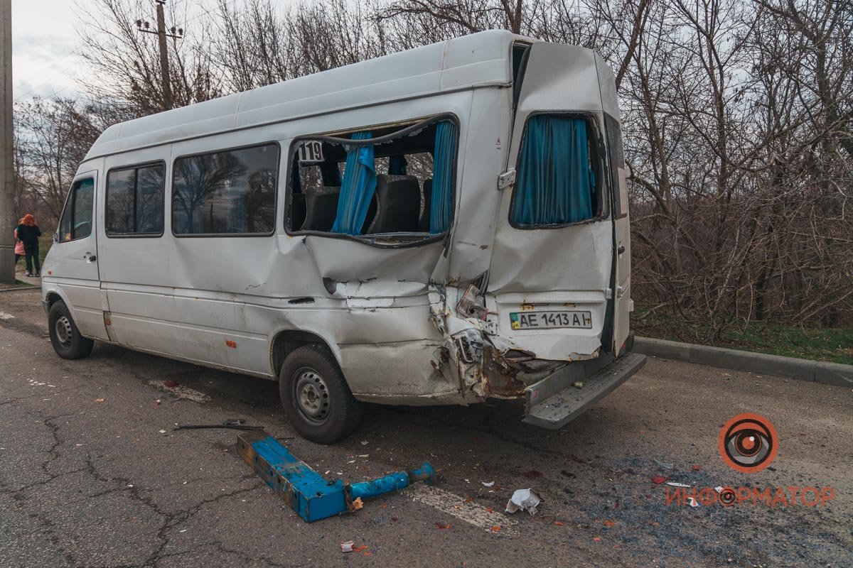 Предварительно, у крана-манипулятора на ходу выдвинулась опора