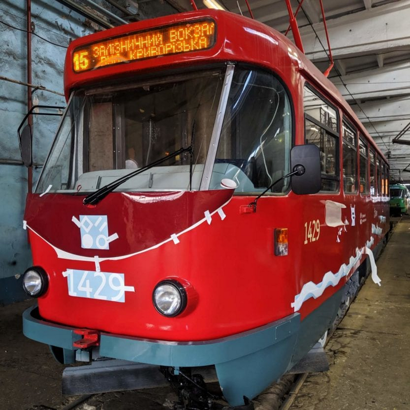 Фирменные волны и логотип Днепра станут новым дизайном трамваев