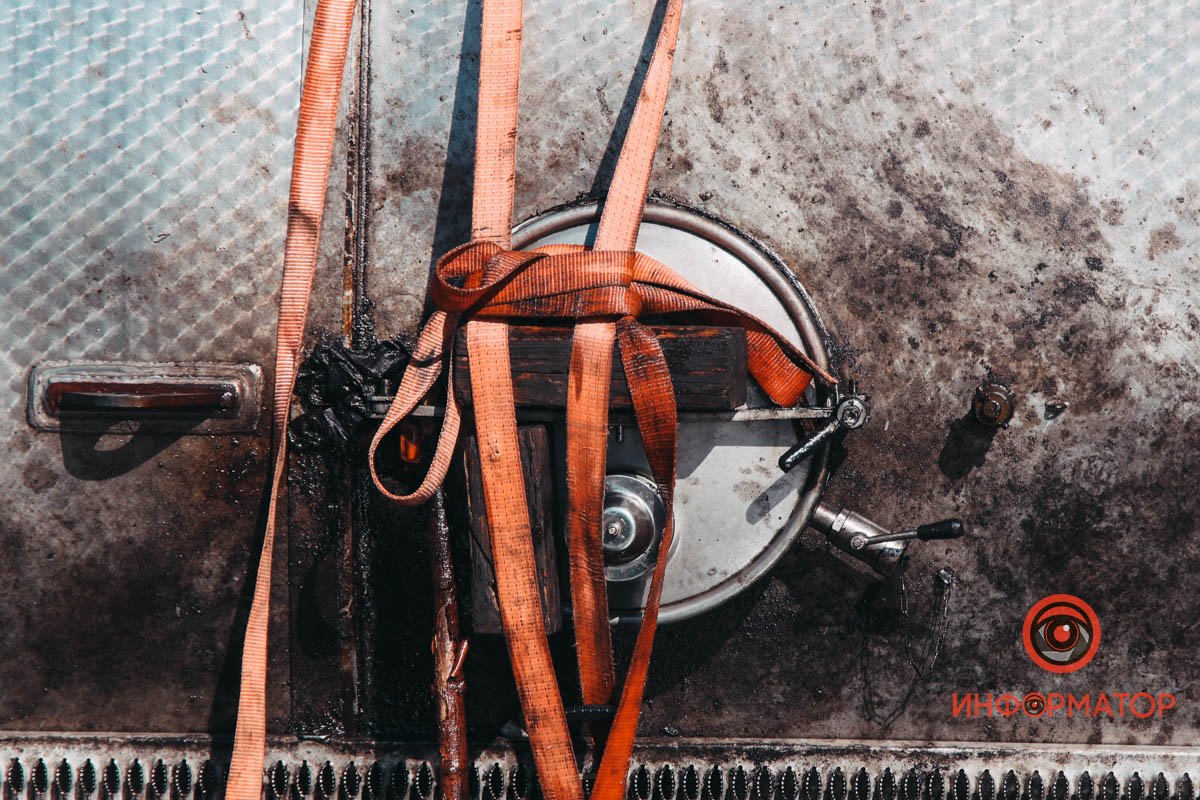 Сейчас Фуру убирают с проезжей части