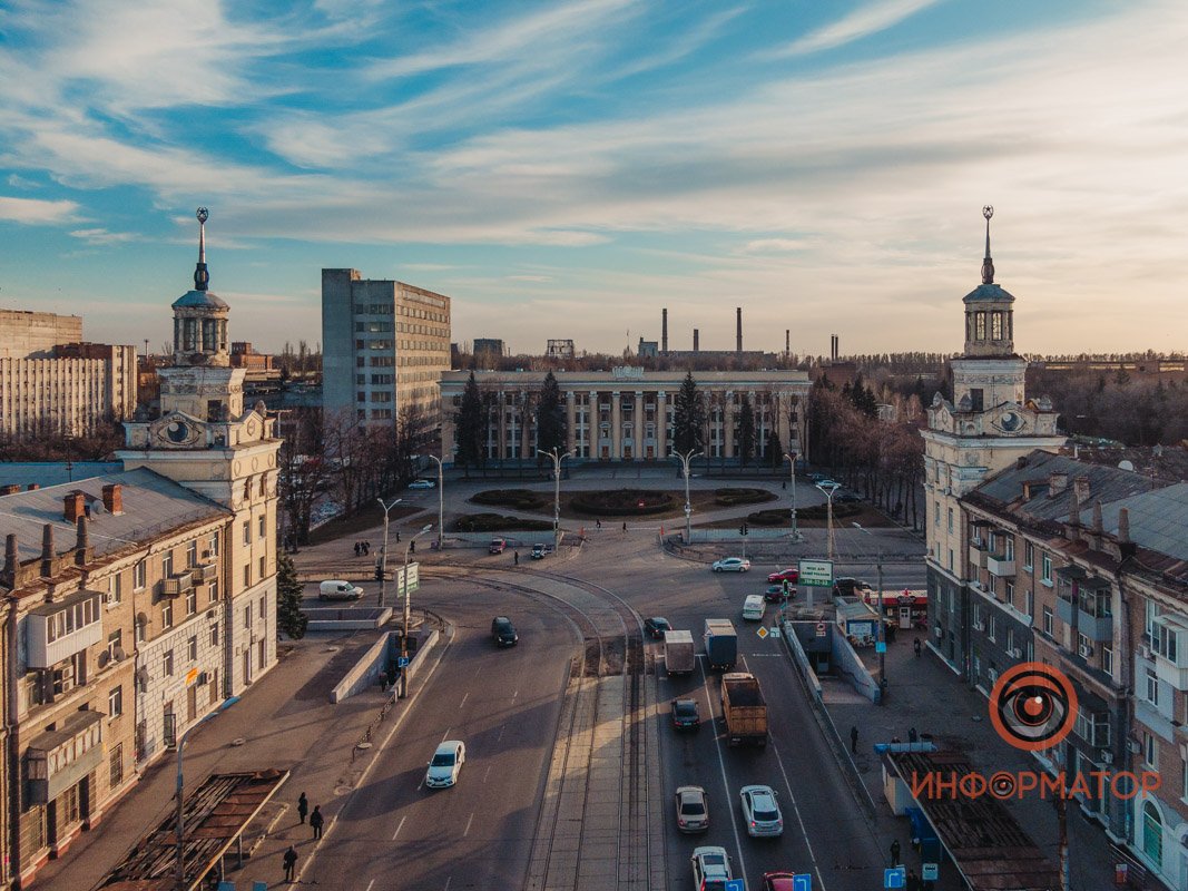 Башни глядят на вас 