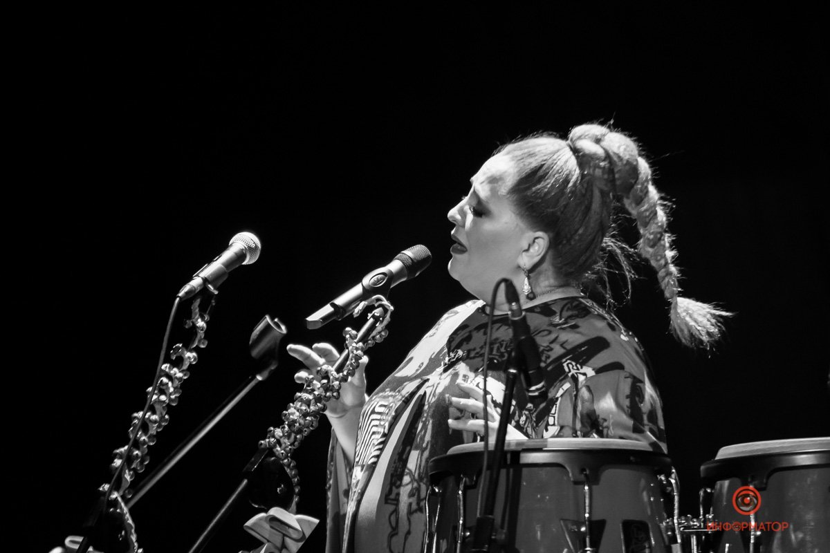 Публика не смогла напомнить ей второй куплет Публика не смогла напомнить ей второй куплет