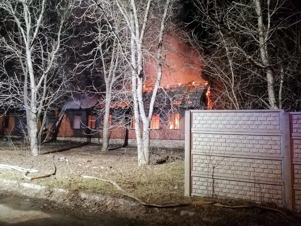 Пожар тушила несколько часов Пожар тушила несколько часов